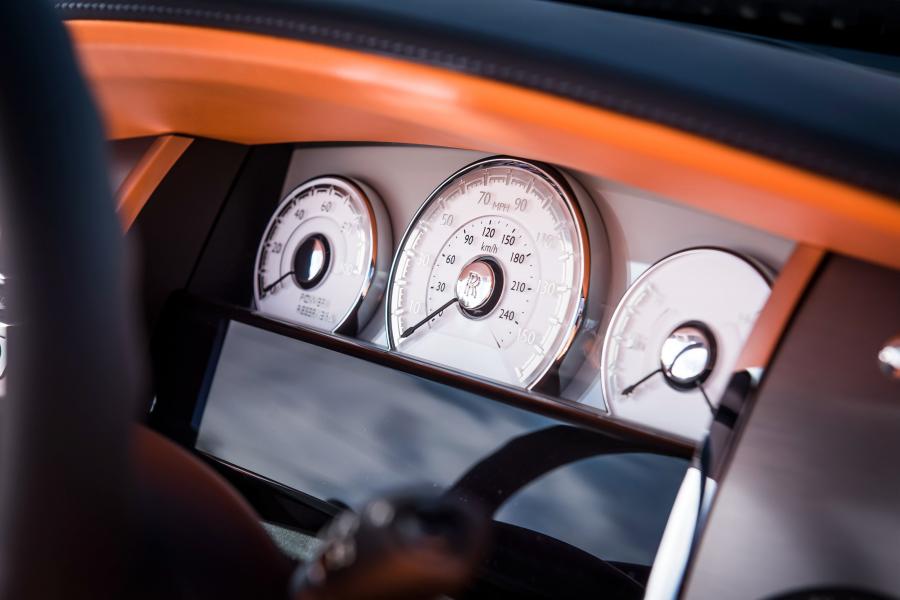  Rolls-Royce Dawn 2015 года  (UK) (фото 6 из 30)
